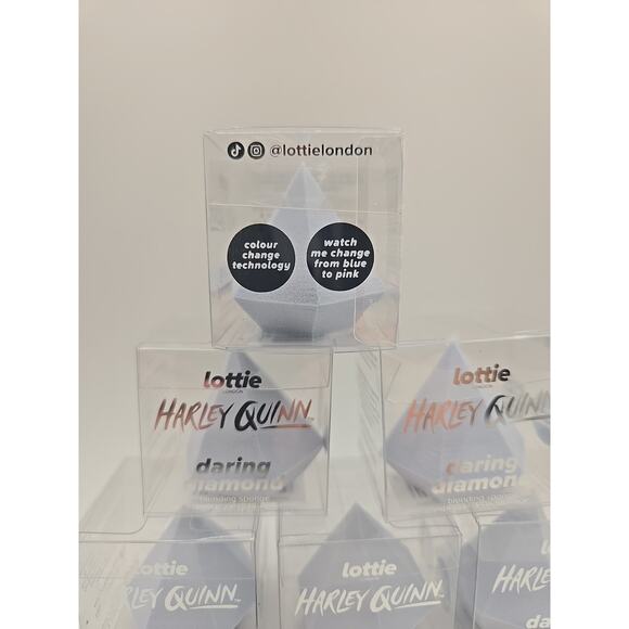 6 Lottie London x Harley Quinn Coloring Changing Make Up Sponge Daring Diamond - Picture 3 of 3